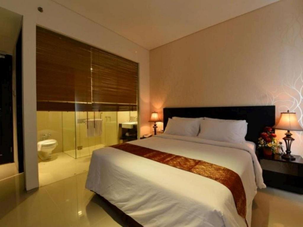 Emilia Hotel By Amazing - Palembang Exteriör bild